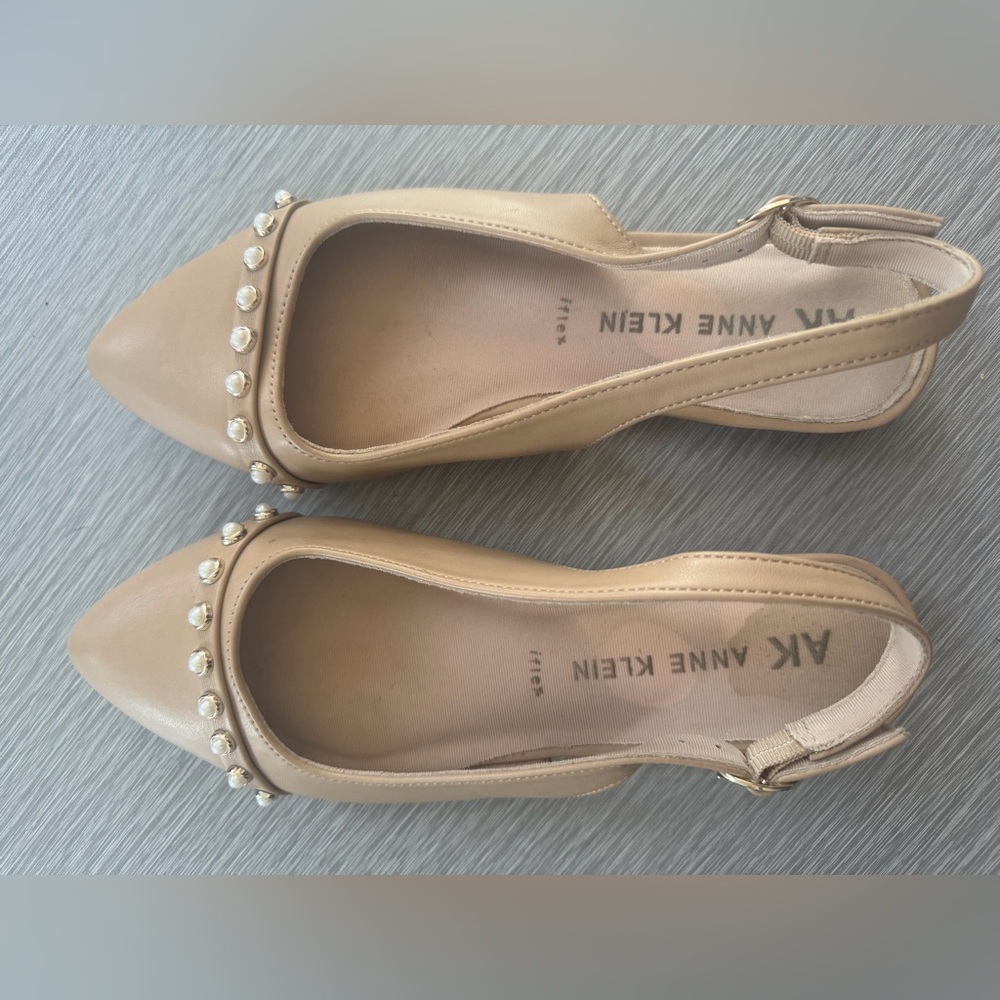 Anne Klein Beige Pearl-Trim Slingback Flats, Size 9 NWOB - Picture 7 of 7